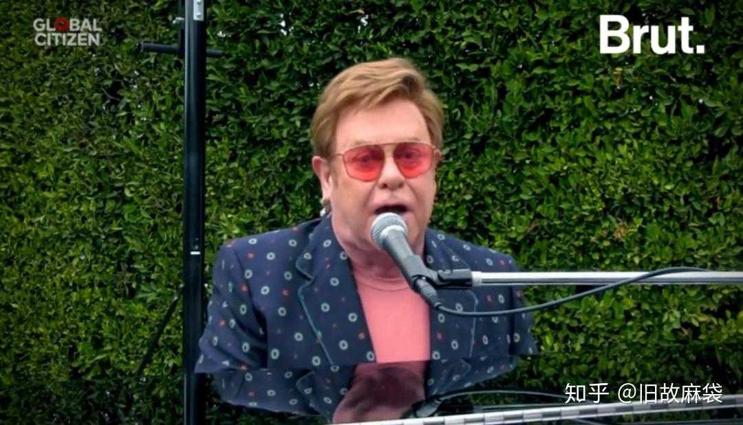 绿日乐队主唱比利·乔则唱了那首最著名的《wake me up when