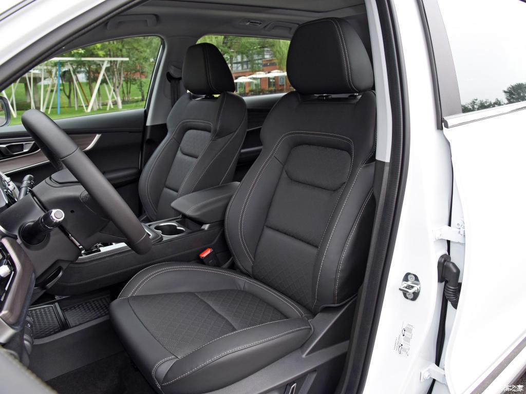第二排独立座椅是真香瑞虎8六座版静态体验