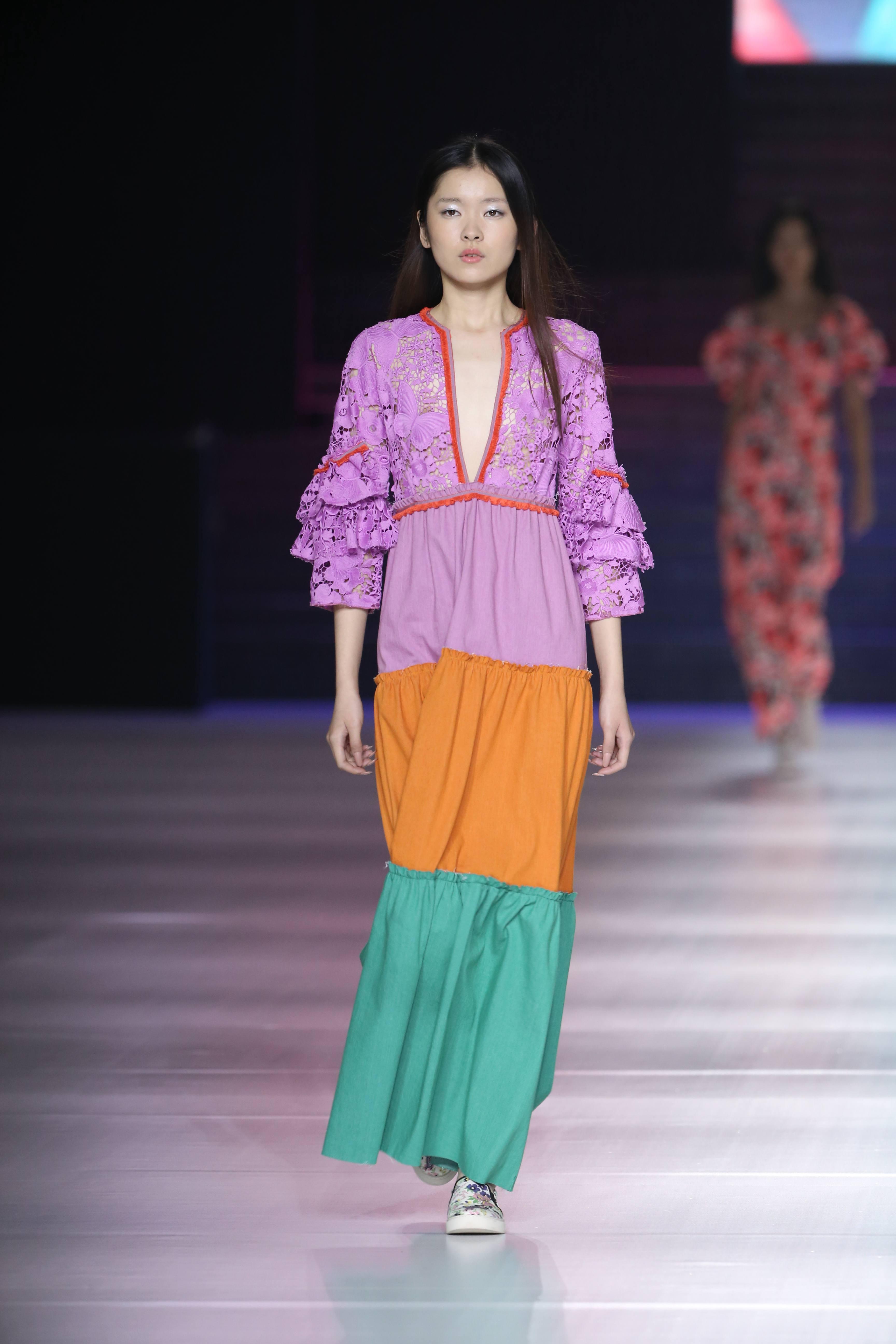 2016世界礼仪文化节5周年viviennetam东西方现代新丝路时尚秀