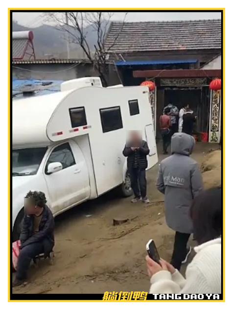 一夜爆火的“拉面哥”,要被抖音网红逼上绝路了……11 一夜爆火的“拉面哥”,要被抖音网红逼上绝路了……11