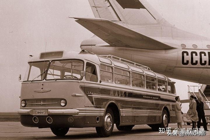 伊卡洛斯55大屁股客车难分头和尾,总以为驾驶室在腚后头.专业帖