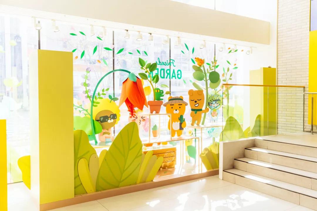 而童装店的橱窗应该怎样制作?