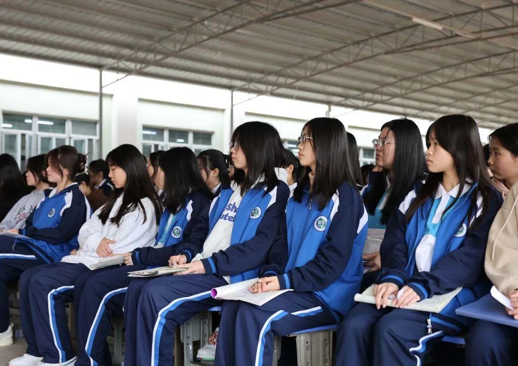 龙行龘龘战百日前程朤朤筑辉煌记2024年普宁国贤学校高考百日誓师大会