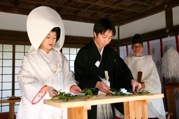 日本的传统婚礼 神前式 知乎