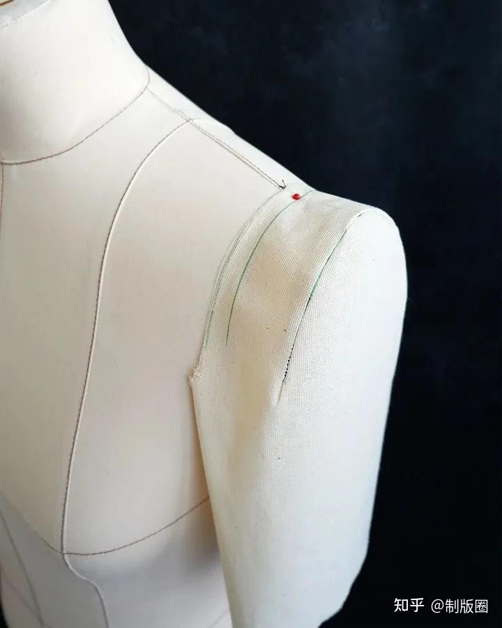 袖型制版|特殊立体泡泡袖的结构造型与制作步骤