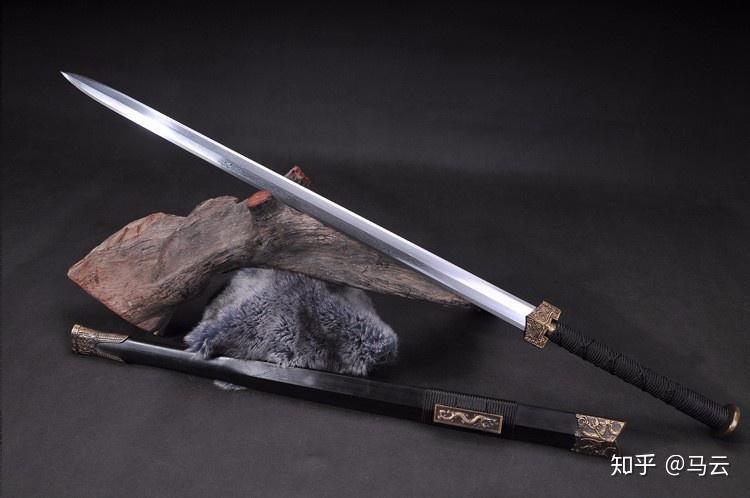 无非能用到的比较符合记载的兵器也就是刀,矛,戟和槊