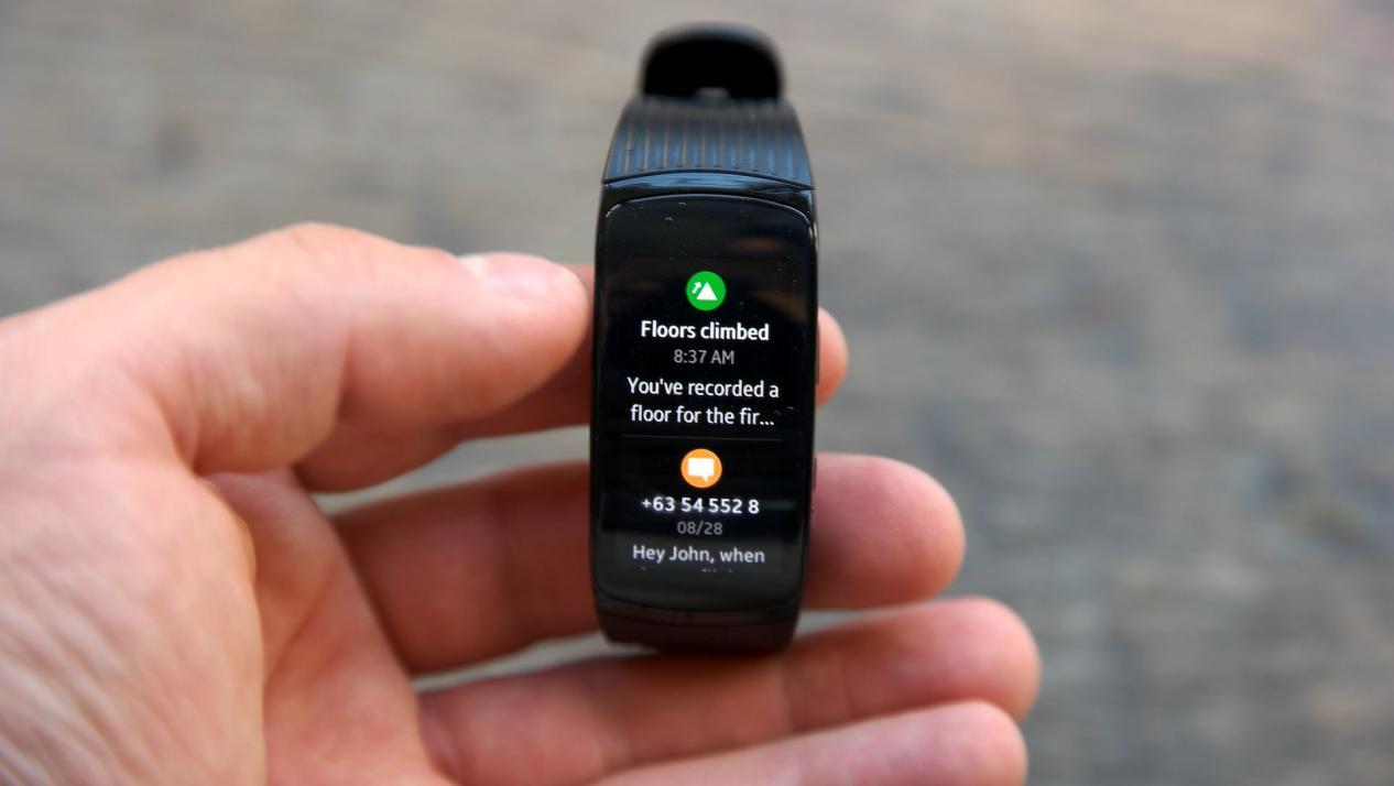 三星gearfit2pro运动手环让你爱上游泳的关键道具