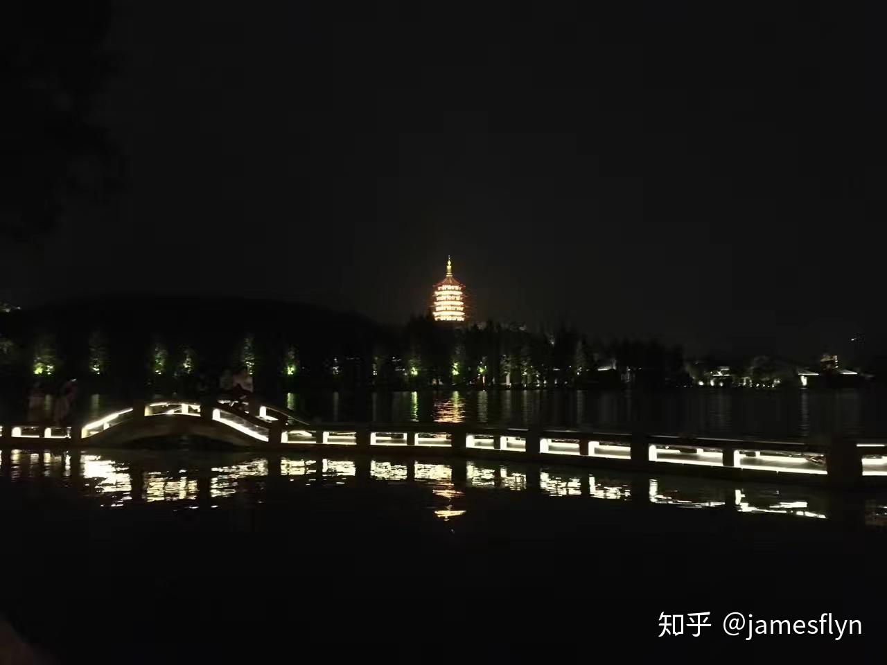 1,杨公堤,夏天骑行特别合适,全程都是高大的梧桐树,完全晒不到太阳