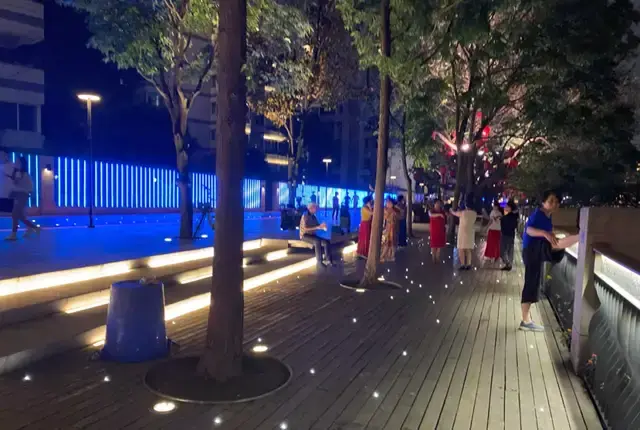 【深度】成都猛追湾,一个全新的、手术式更新的标杆样本 - 知乎