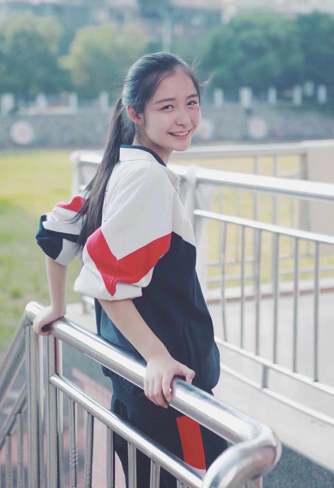 你见过最美的高中女生是什么样子?