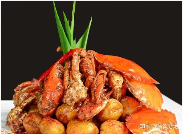 煳辣肘子酱油蒜瓣鸡煳辣香拐67香煎鱼头泡菜煮滑肉鱼头泡饼