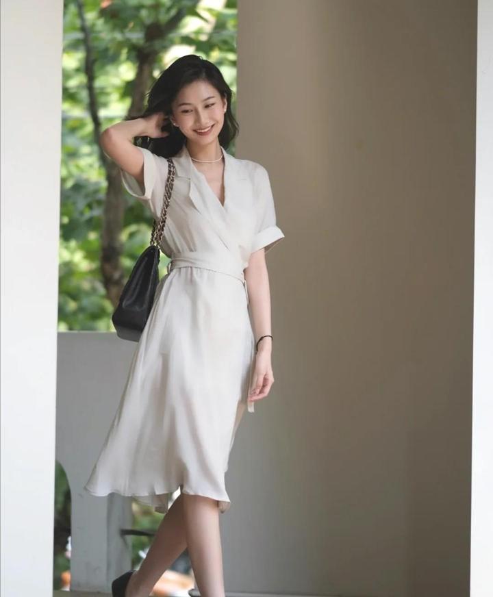 有品位有涵养的图片(女人高级优雅穿搭)