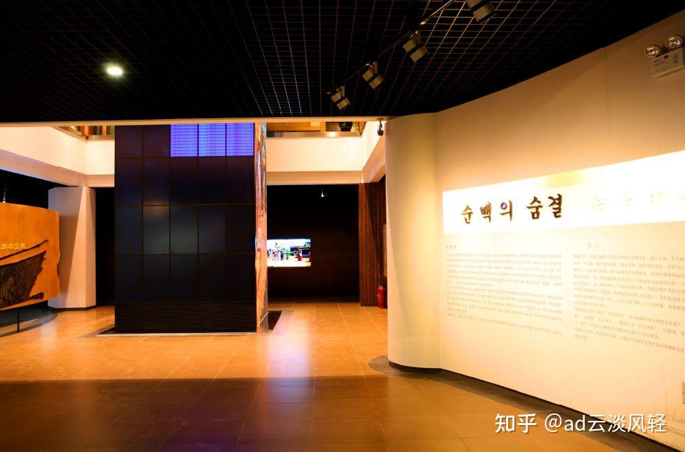 4图们口岸国门图们口岸是吉林省立关最早,历史最长的"百年口岸",是