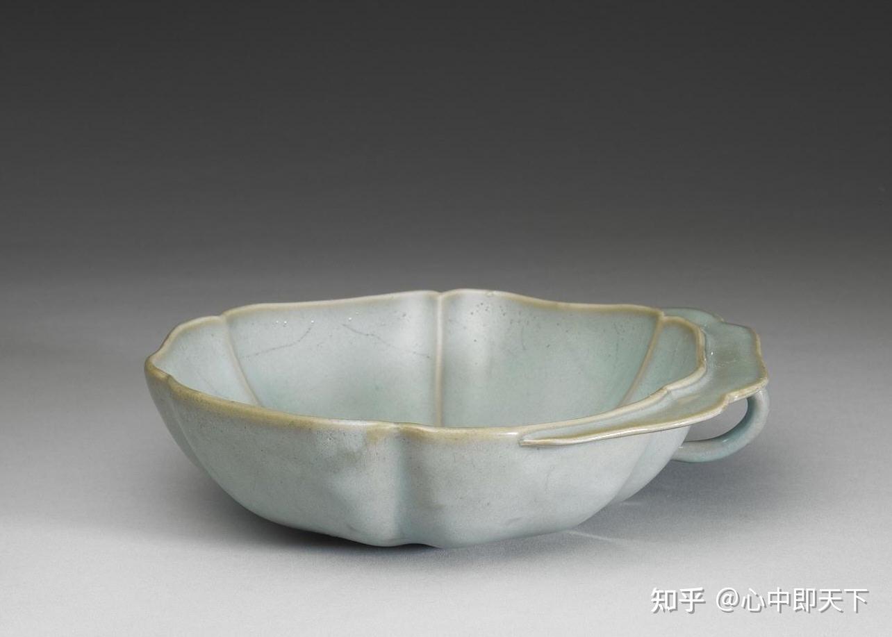 金代钧窑天青釉葵花式单把杯 - 知乎
