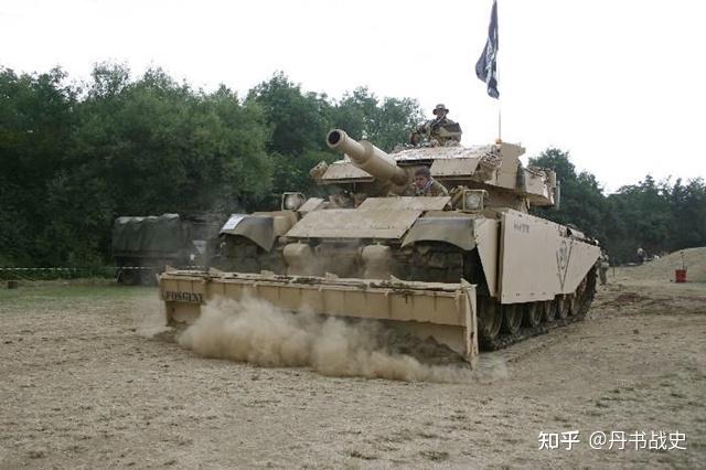 短炮管的坦克英国百夫长mk5avre165