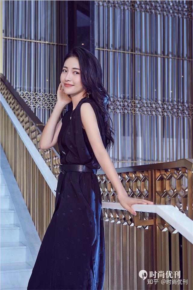 封面人物包文婧真诚馨香活得漂亮