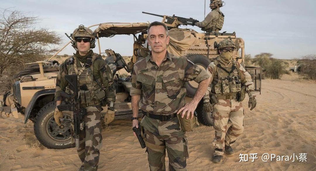 薮猫行动"期间在马里北部的龙骑兵队员2013年在中东执行任务的龙骑兵