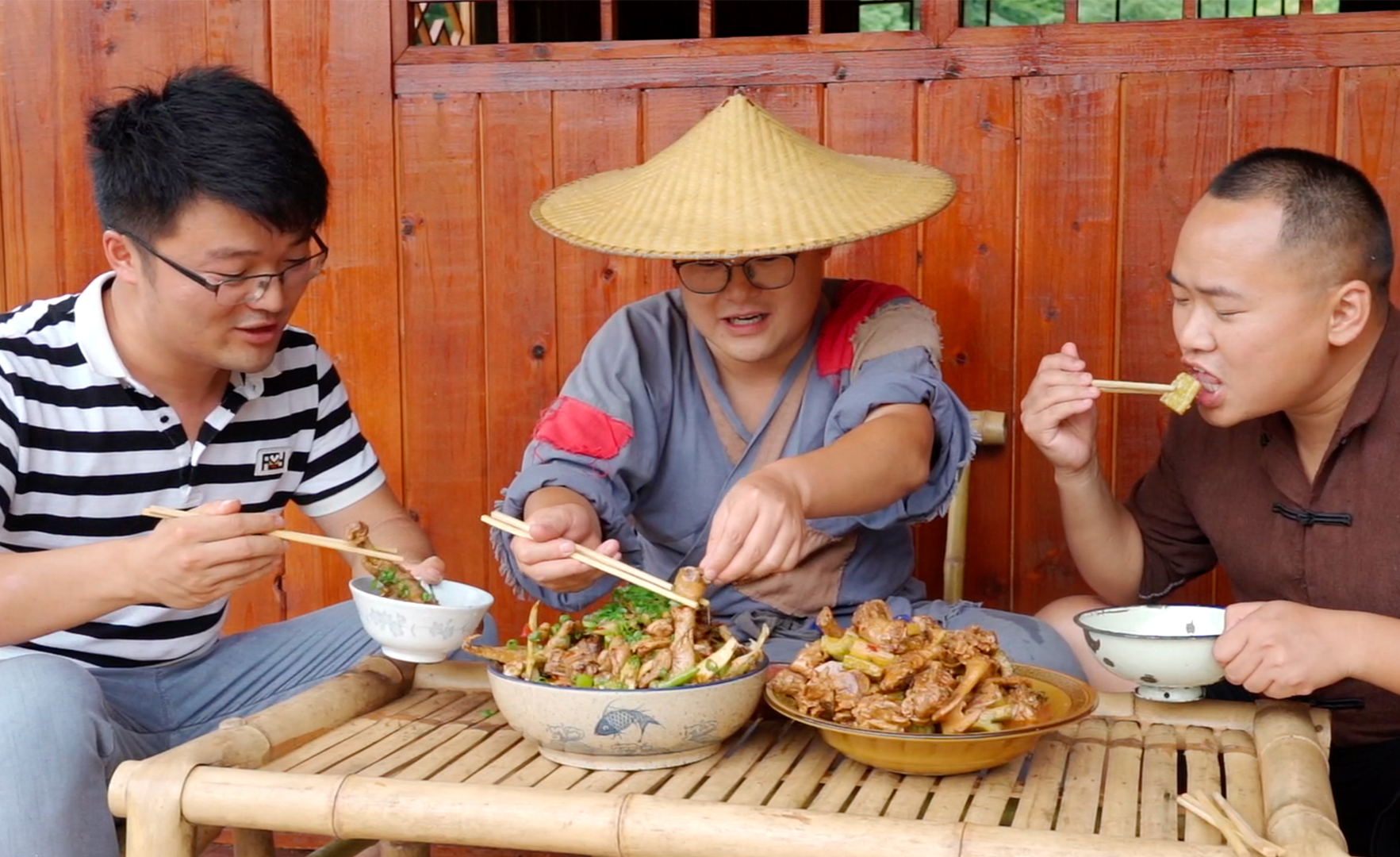 多也都洗了猪肚鸡也煮好可以尝一尝了这大概就是耙耳朵的幸福生活了