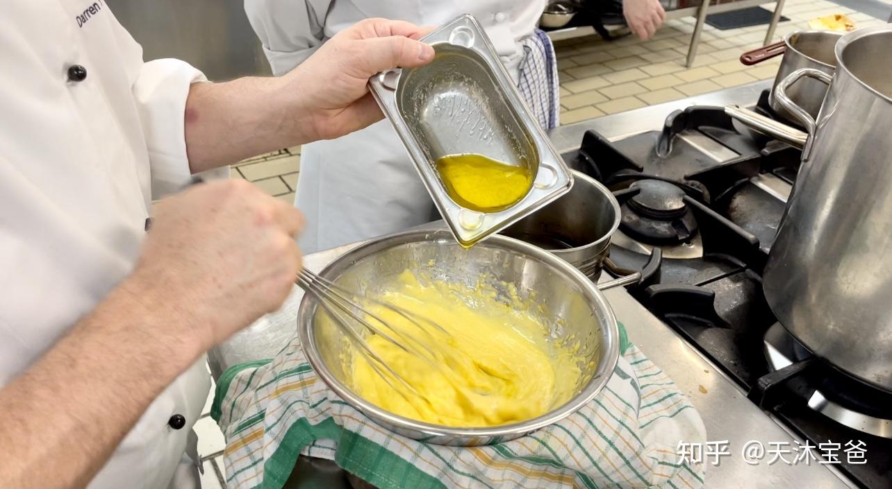 西餐七大基础酱汁之荷兰酱hollandaise