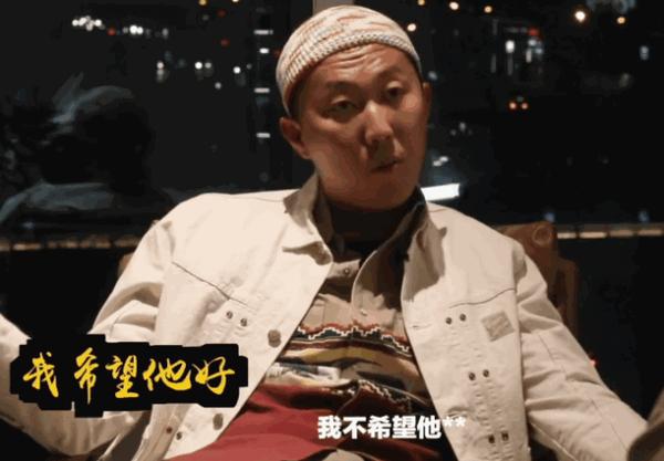 naomi割腕的背后到底有多少张口沫横飞的嘴巴