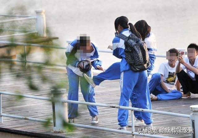 年幼毁容被嘲笑殴打14岁女生杀害9个同村人的背后是人性的沦丧