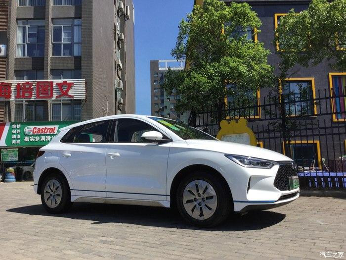 记录爱车比亚迪e2的第一次洗澡清清爽爽颜值闪亮