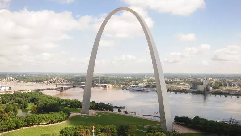 春田市-圣吉纳维夫自驾约260公里圣吉纳维夫是密苏里州一个迷人的河边