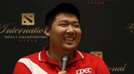 前段时间,老陈在直播中问起了霸气有关相亲的问题