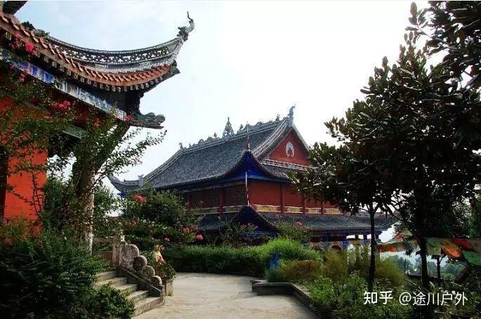 高铁1.5h跑拢!四川这座千年江城,美食美景无数!终于藏不住了!