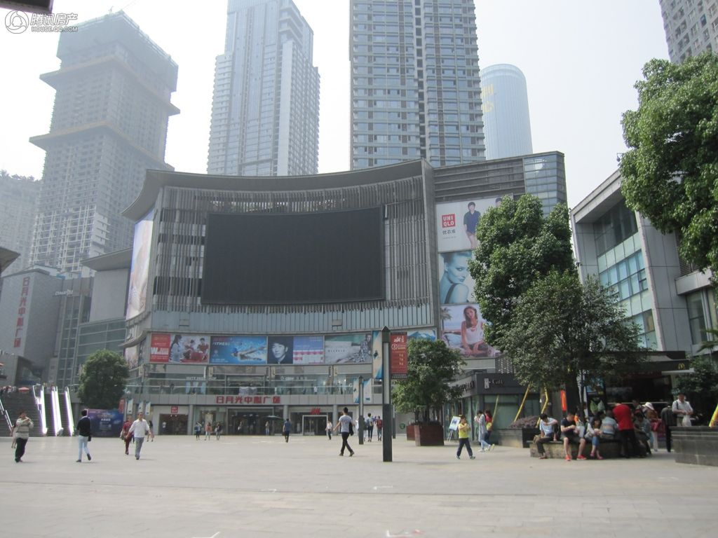 重庆日月光中心广场经营不善:日月无光!