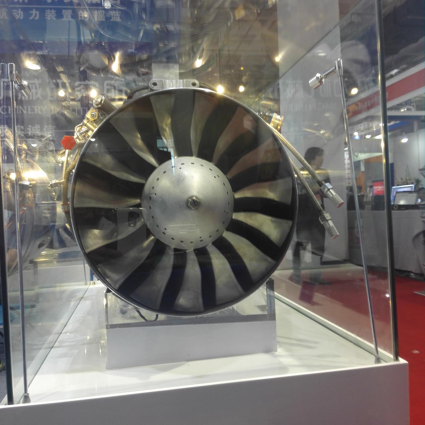 我国ctf3小型涡轮发动机宣传手册