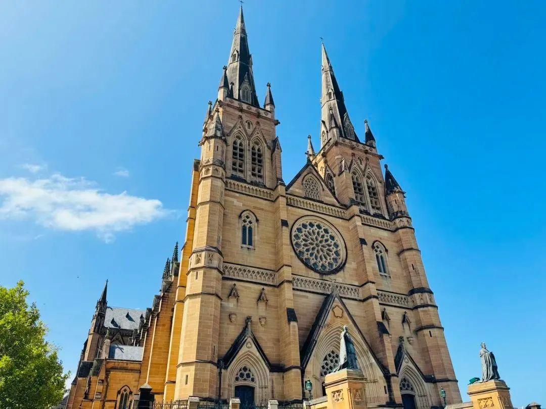 >>圣玛丽大教堂(st marys cathedral)位于海德公园(hyde park)的对面