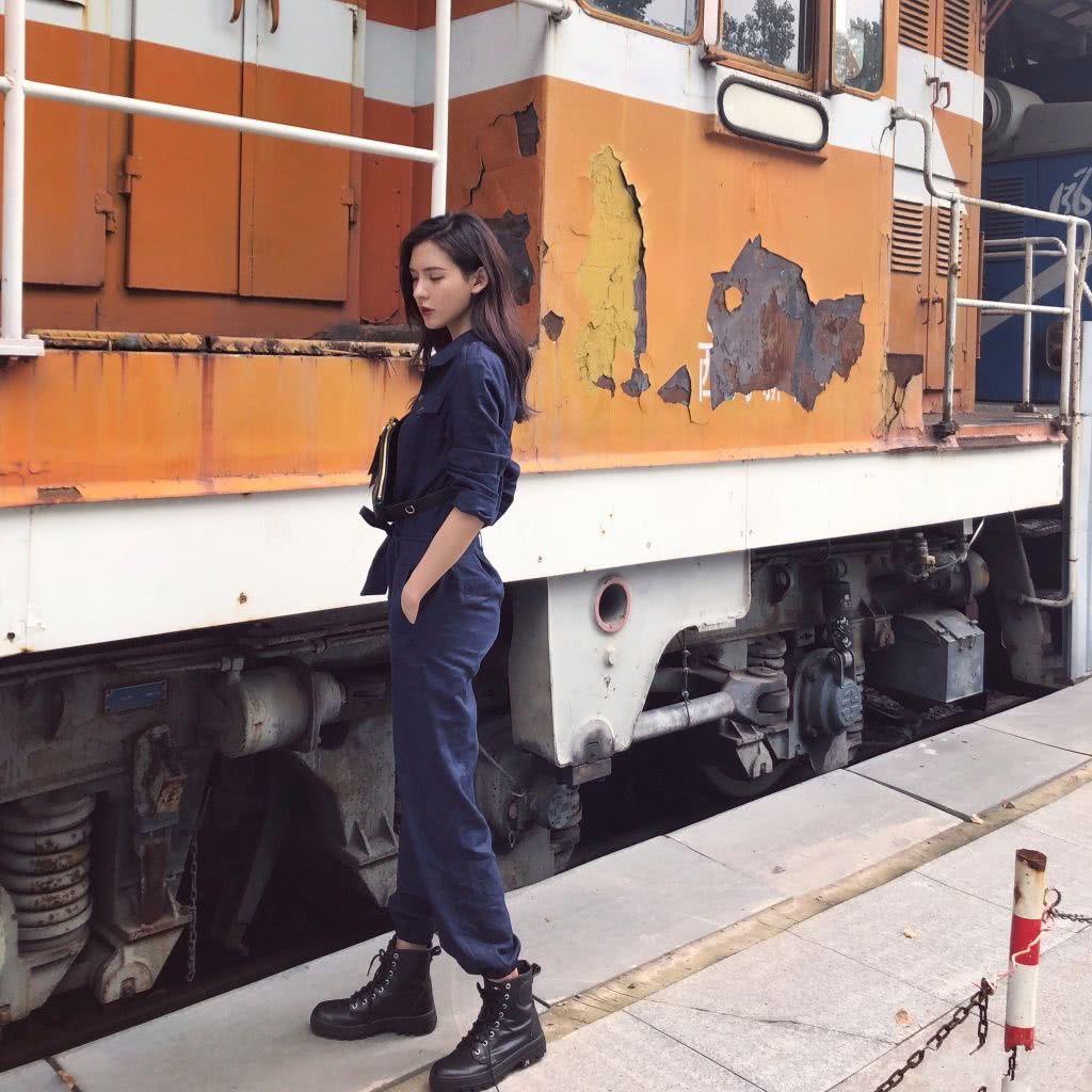 张予曦不得了上衣穿的跟没穿一样好身材藏不住