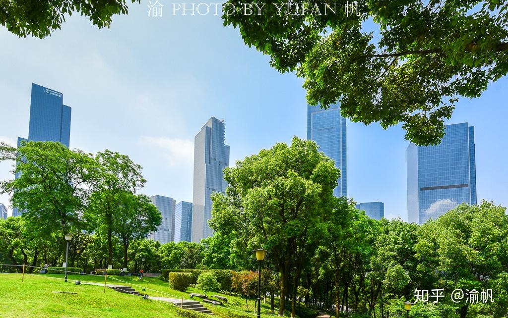 提到重庆中央公园 ,可能很多人会想到渝北的中央公园,那的确是一个