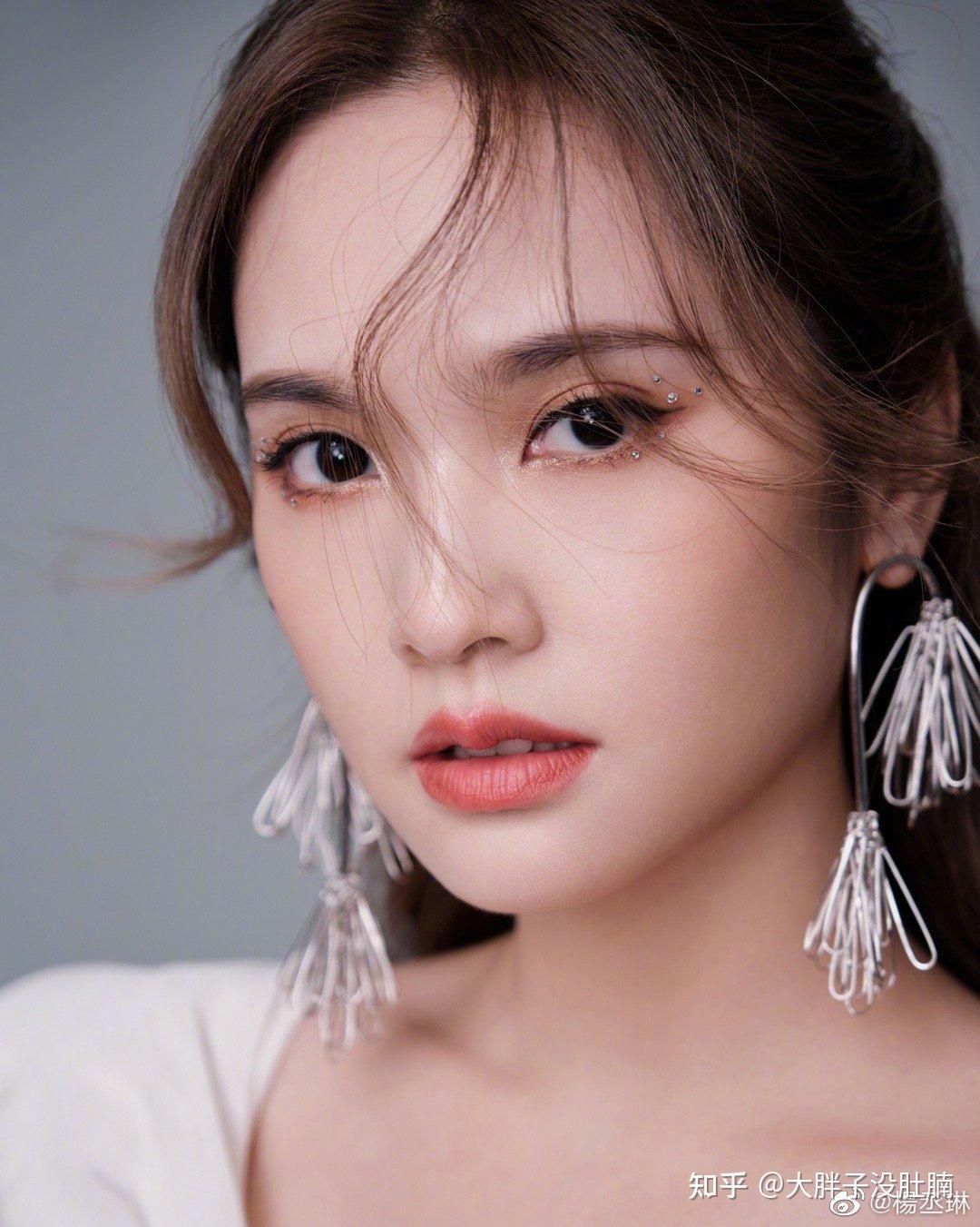 杨丞琳登浙江跨年再唱一千零一个愿望掀起网友一波回忆杀