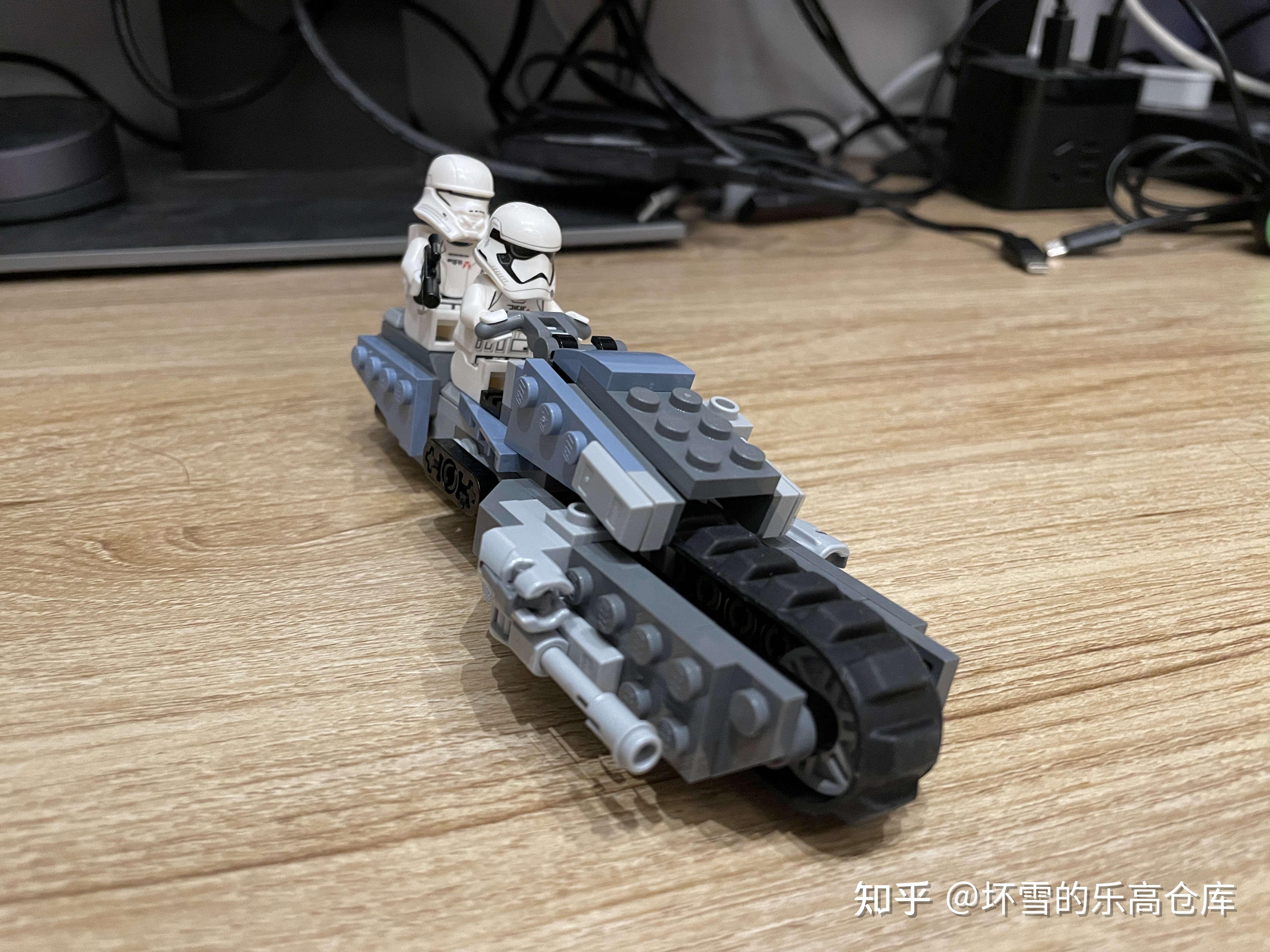 低配星战飞艇激战桥段复刻乐高75250帕萨纳飞艇追击