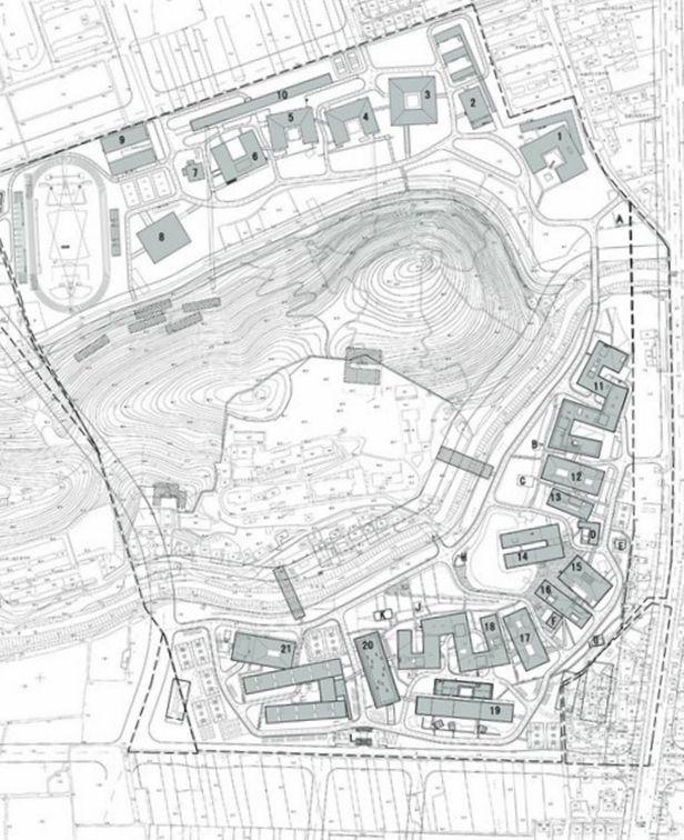 再以王澍的建筑为例,他的中国美院象山校区,王澍可能认为校园总平面