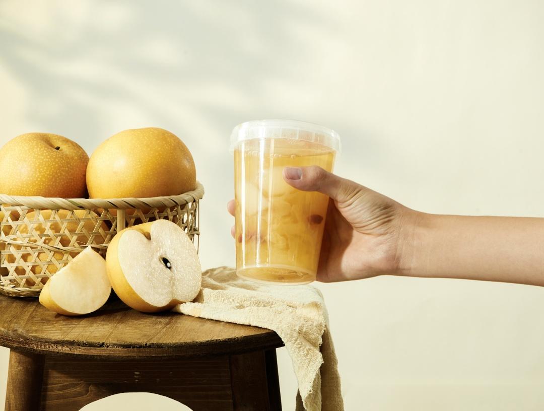 25斤梨才能熬出1斤的秋梨膏，每天喝一点，润燥、止咳、养肺