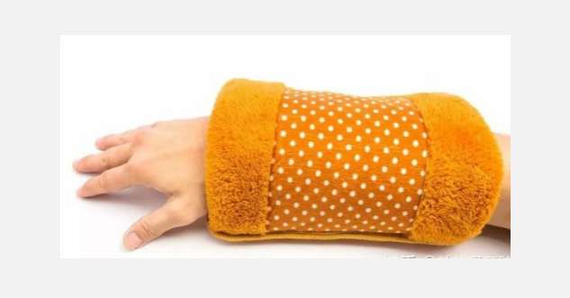 热敷场景图湿疹湿敷,一般最常用的就是开放性冷湿敷.