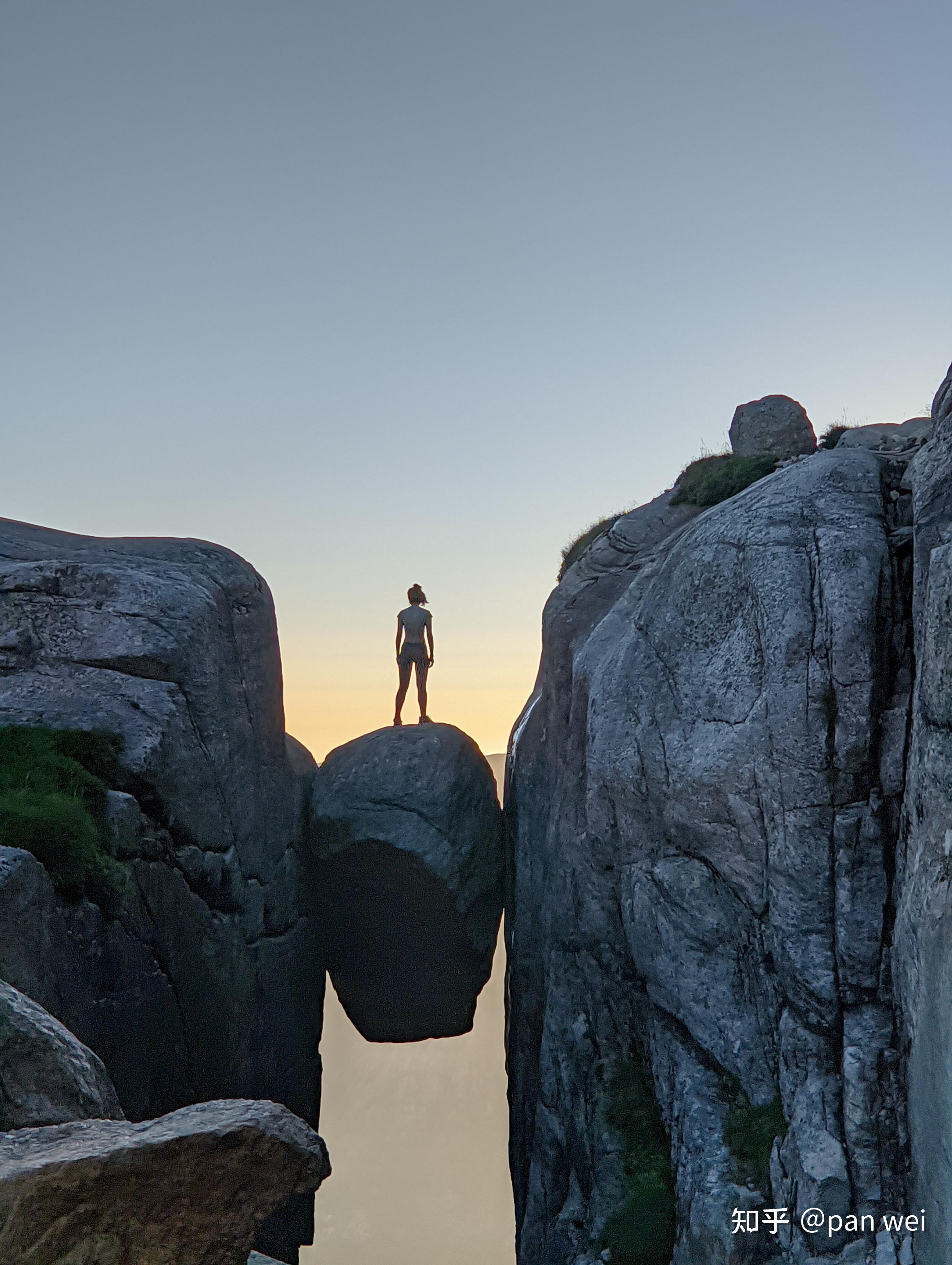 高居危险之上的壮美——挪威奇迹石 - 知乎