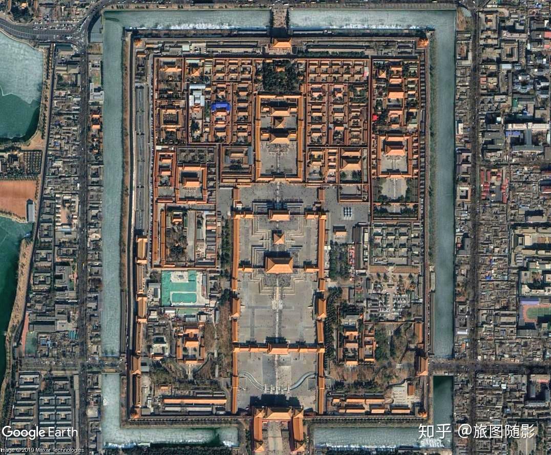 1925年藏品数量:168万件建筑规模:占地面积72万平方米二,台北故宫博物