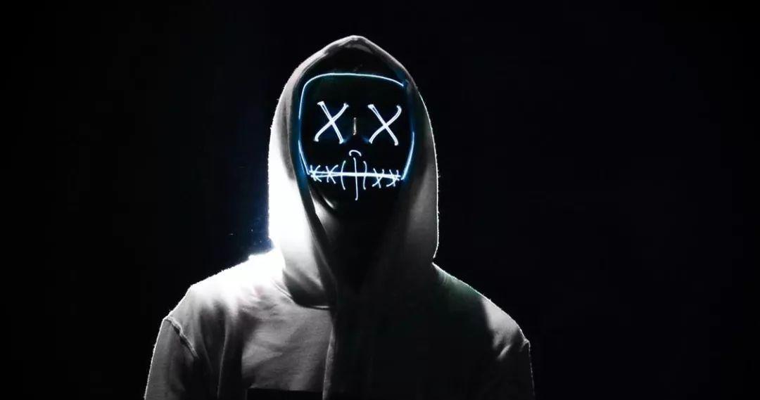 人类总热衷于用技术制造面具,再用技术揭掉面具.