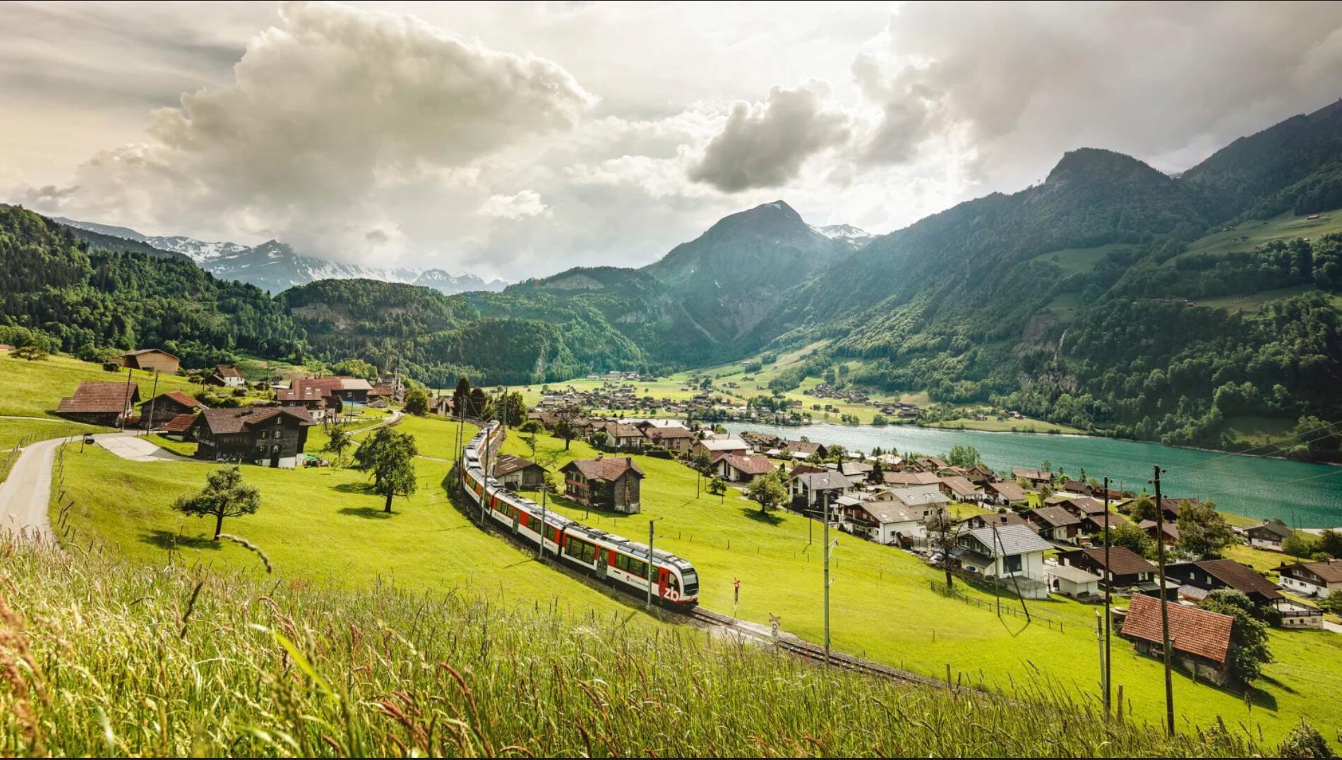 瑞士留学这些观光列车一定要体验