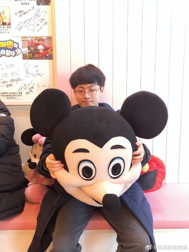 职业选手,我不能做这个",那时的他刚刚在lck出道不久,还有点偶像包袱