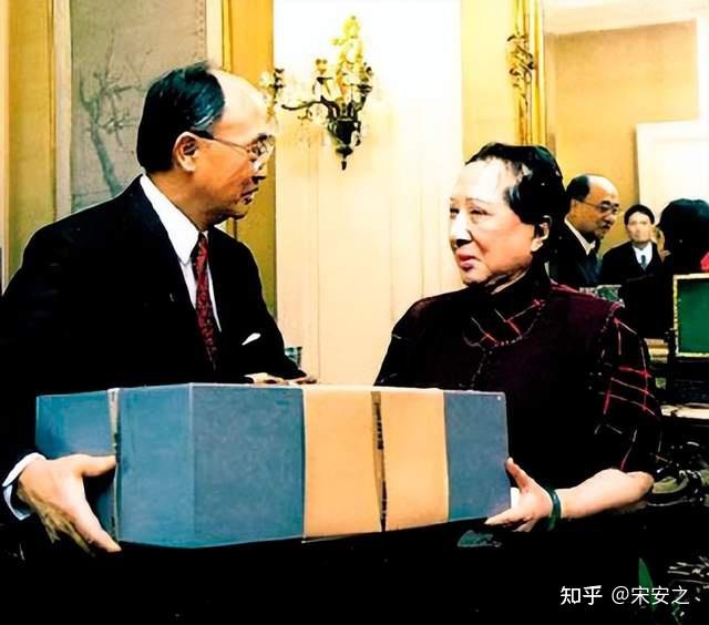 1998年孔令仪出售姨妈宋美龄旧居,因为一个不妥举动,被骂是败家子