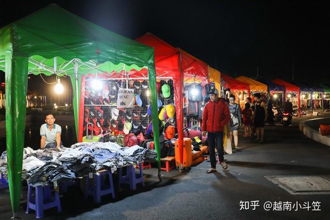 西贡的大学生夜市