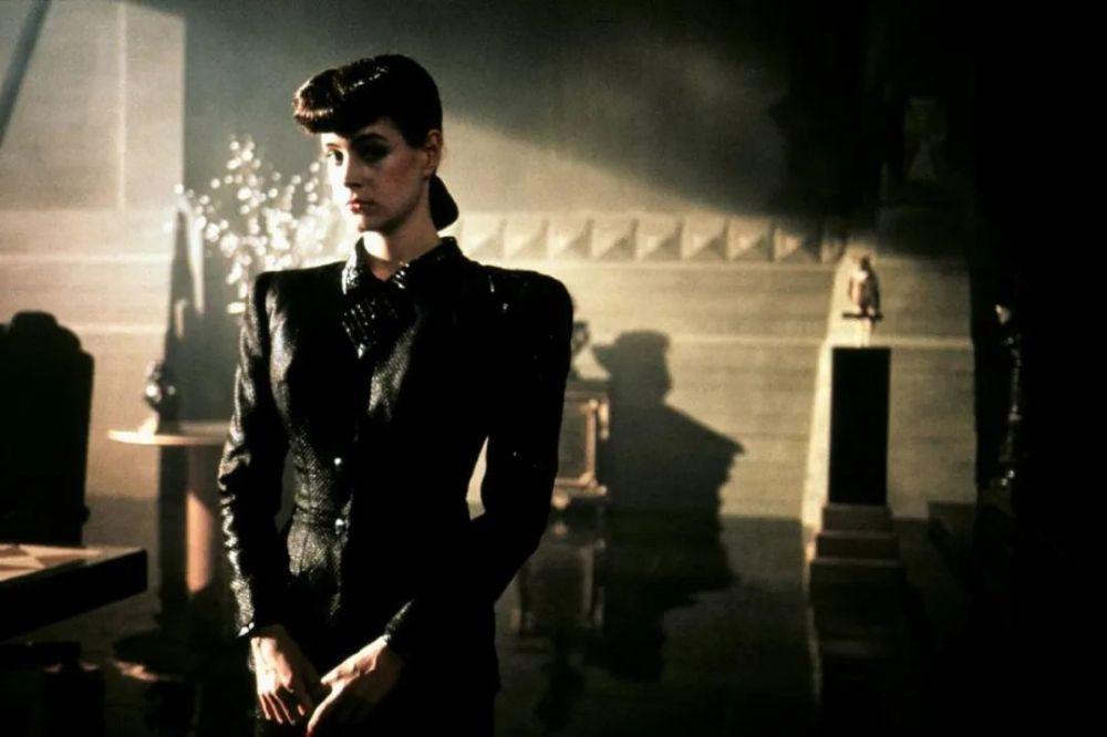 v2-36eec43b73c9f1d7b4fffa3c2eb8ff31_b.jpg 人工智能之爱:现代上班族的虚拟恋曲