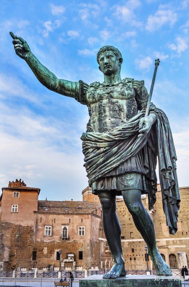 罗马雕塑家虽然很喜欢这座雕像,因为他们觉得这种给人一种威严感觉的