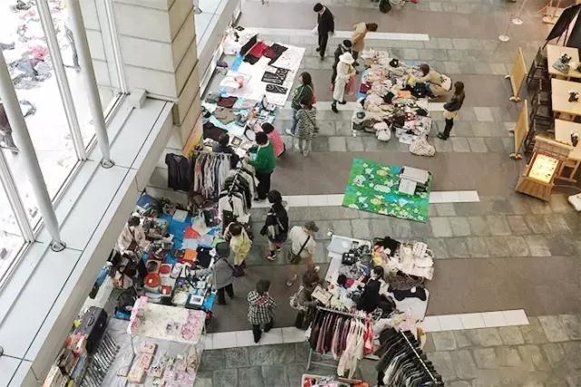 跳蚤市场是哪里 v2-372416a411274cf3949dc7dcf6157575_r.jpg