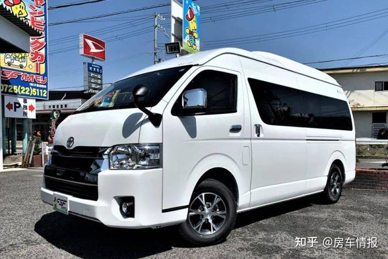 67带四驱的丰田海狮房车,配2.8t动力有双人床,城里开和mpv差不多